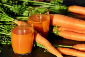 野菜不足を解消する青汁を飲むタイミングは食前と食後のどちらが効果的？
